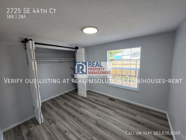 Building Photo - 2725 SE 44th Ct