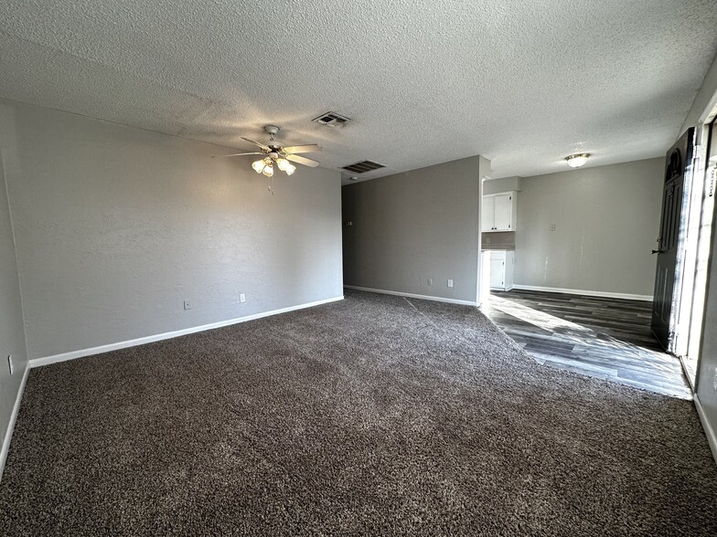Building Photo - Paragon Apartments