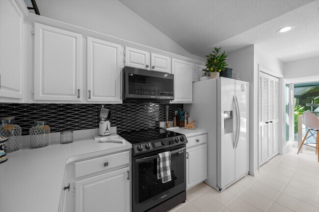 Building Photo - 2252 Las Casitas Dr
