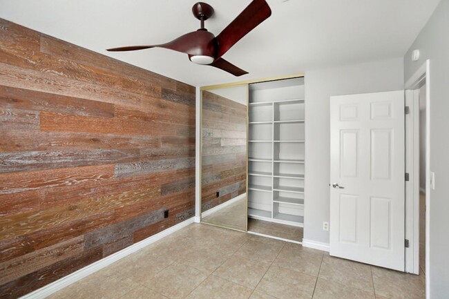 Building Photo - 3 Bed, 2 Bath Single Story West Vegas Beauty