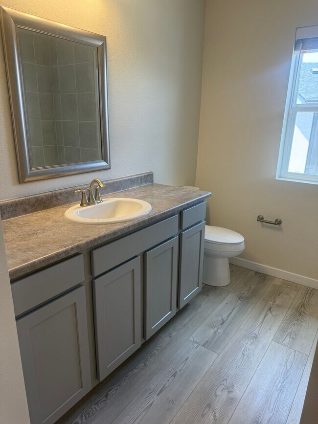 Building Photo - New Construction Townhome in University Park