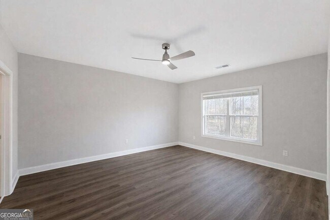 Building Photo - 1375 Walking Wy