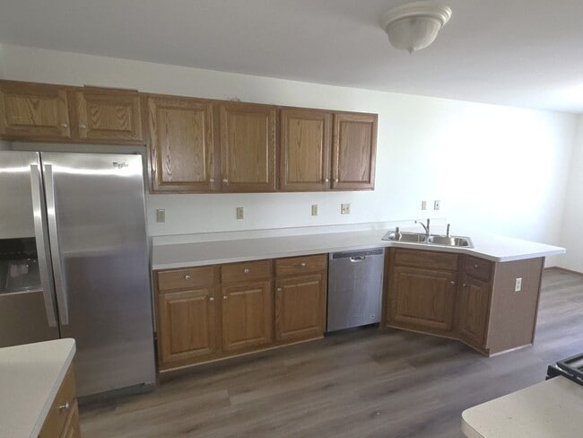 Building Photo - 3 bedroom New Berlin townhome