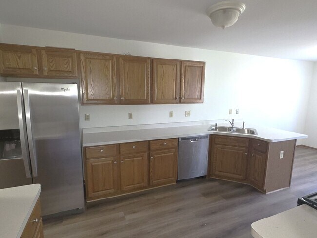 Building Photo - 3205 S Ridge Crest Ct