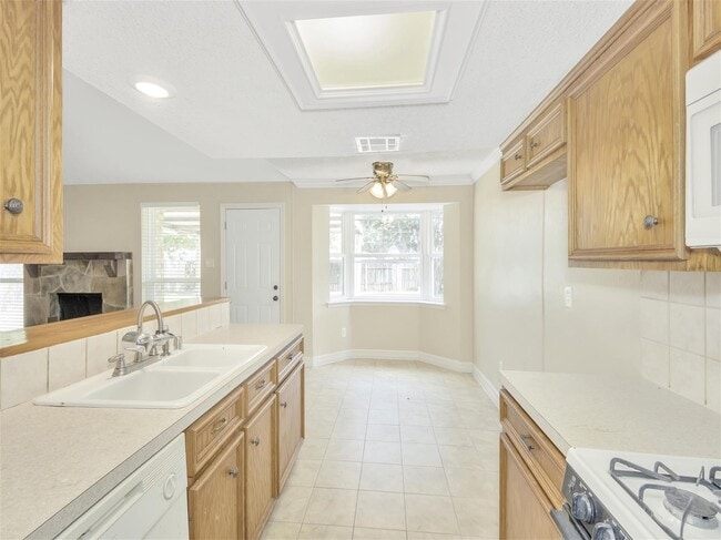 Building Photo - 2311 Lemonwood Ln
