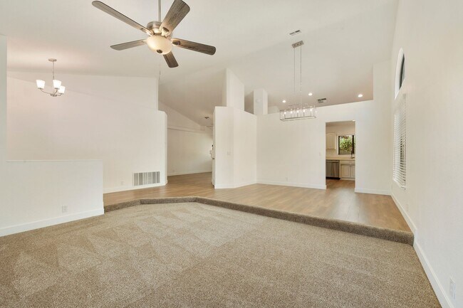 Building Photo - $60K in updates, Single level home in 85254!