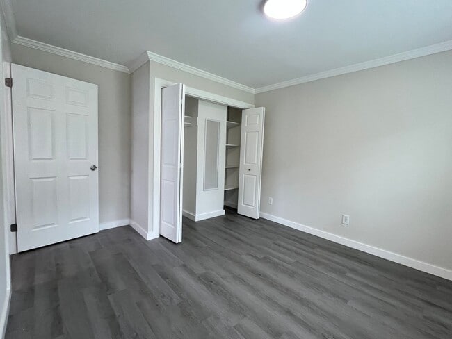 Building Photo - Newly Renovated 3 bedroom, 2 bath home in ...