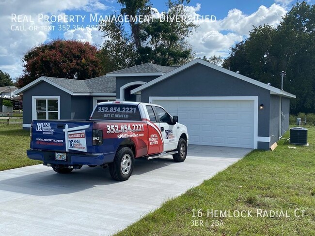 Building Photo - Custom Home - Desirable SE Ocala Neighborh...