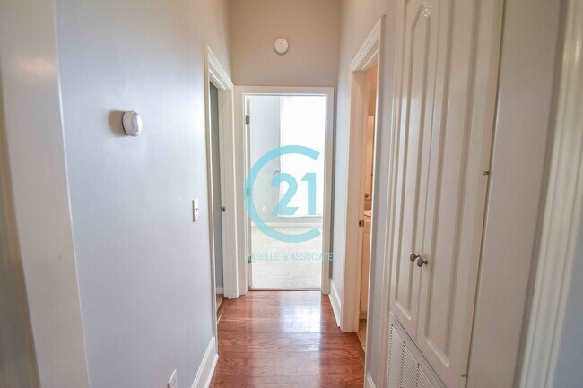 Building Photo - 3 Bed/2 Bath Home in Ashbrooke