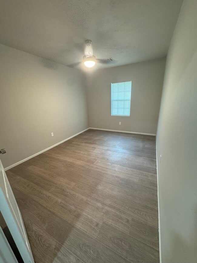 Building Photo - 5004 Brookdale Dr