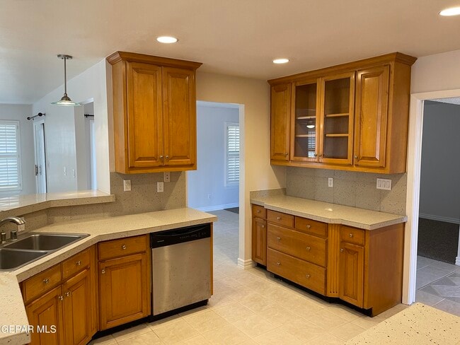 Building Photo - 1601 Charles Owens Dr