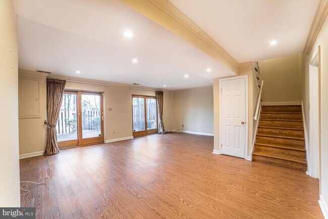 Building Photo - 3337 Contessa Ct