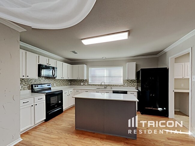 Building Photo - 509 Niagara Falls Dr