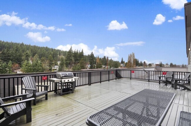 Building Photo - 2 Bed 1 Bath Coming Available in Samish Station Apartments!