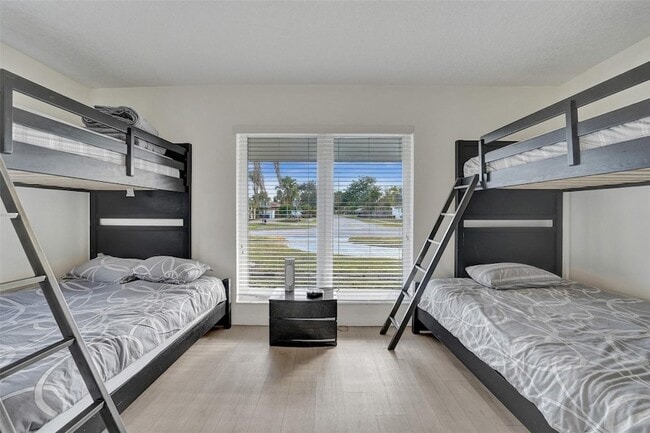 Building Photo - 4001 N 41st Ct