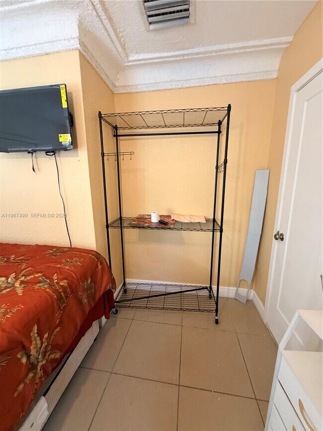 Building Photo - 3580 NW 32nd Ct