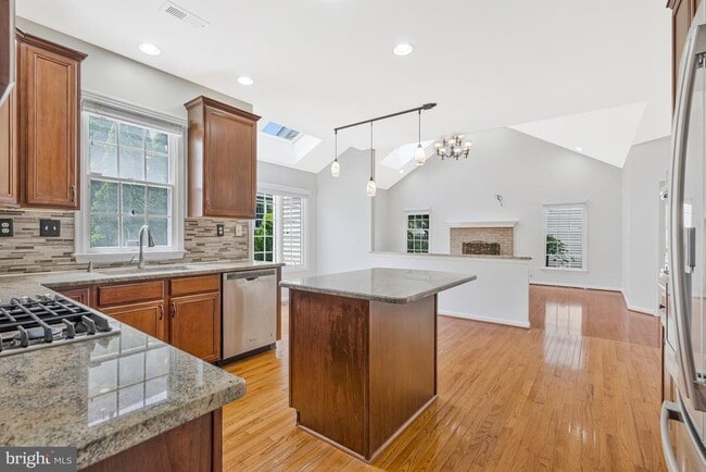 Building Photo - 10857 Hunter Gate Way