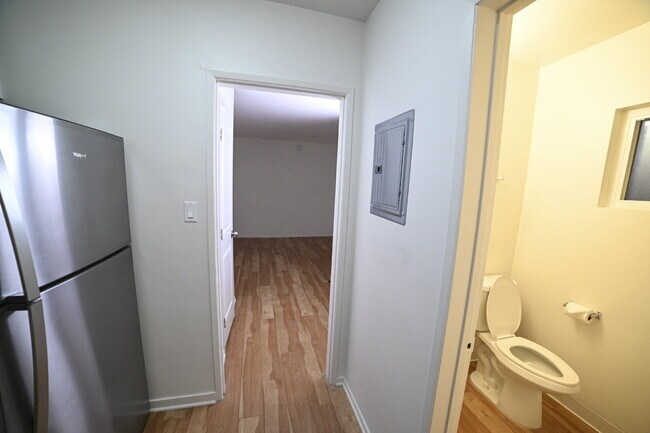 Building Photo - Newly remodeled studio in a gated building with pool and laundry room!