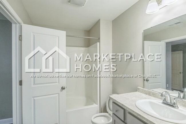 Building Photo - 216 Hendricks Pl