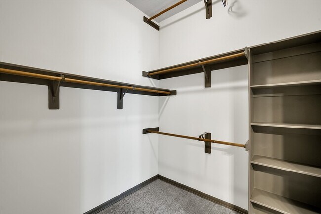 Building Photo - 111 Aventura Pl