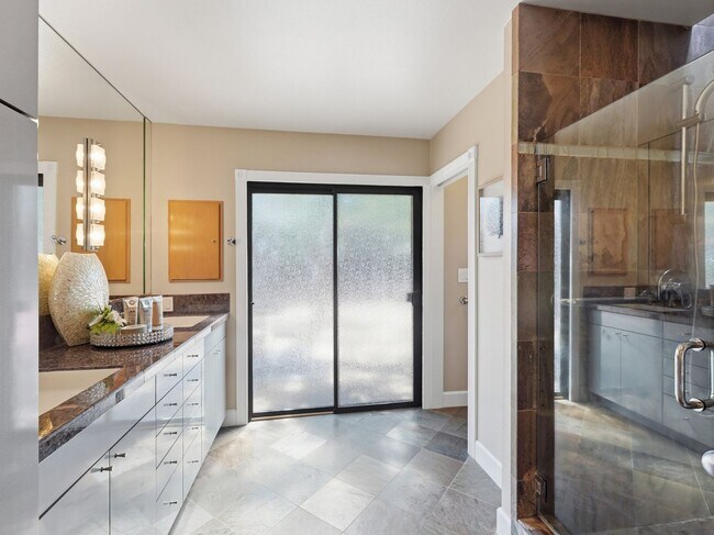 Building Photo - OPEN HOUSE 5/9 & 5/10 1:30-4:30