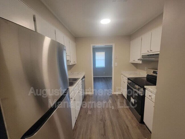 Building Photo - 155 Stoneybrooks Pl