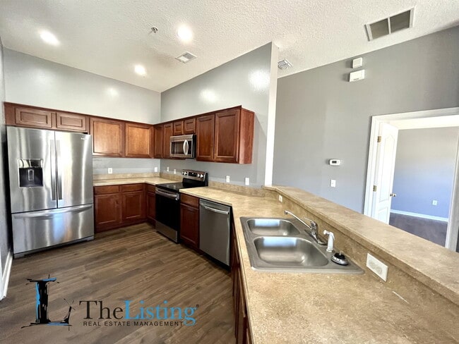 Building Photo - 7125 Red Lantern Dr
