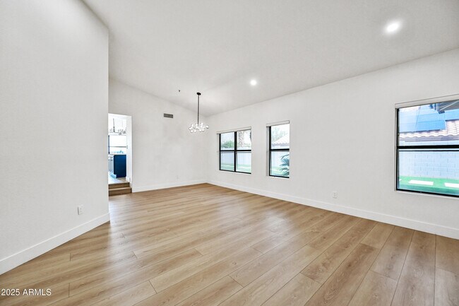 Building Photo - 12810 E Yucca St