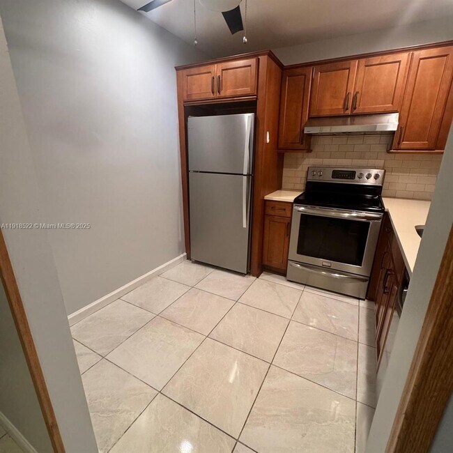 Building Photo - 12035 NE 2nd Ave