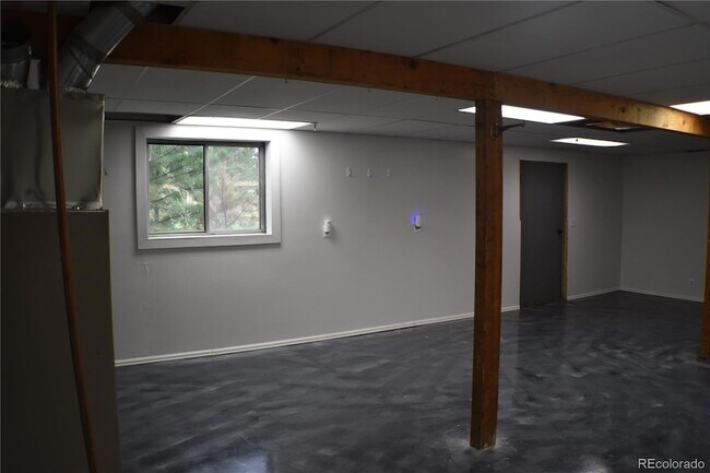Building Photo - 1014 Elfin Glen Dr