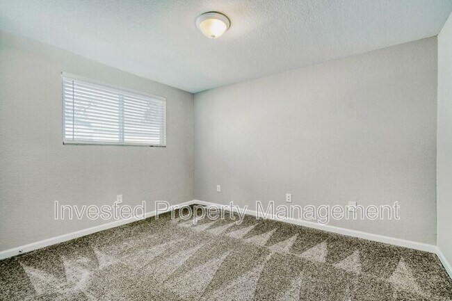 Building Photo - 6820 Niagara St