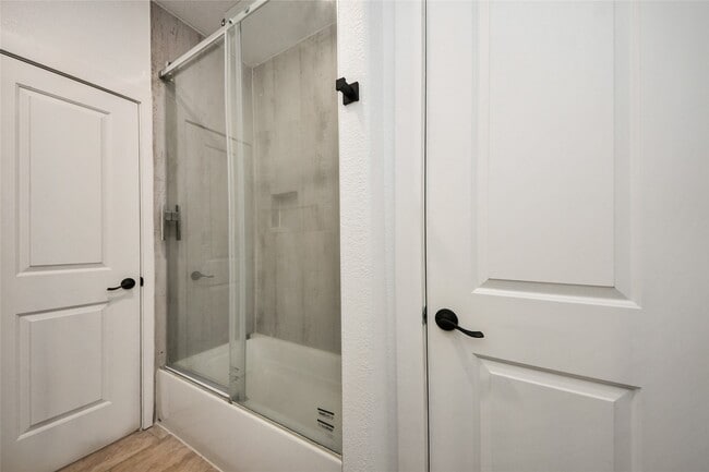 Building Photo - 450 Rd 5512