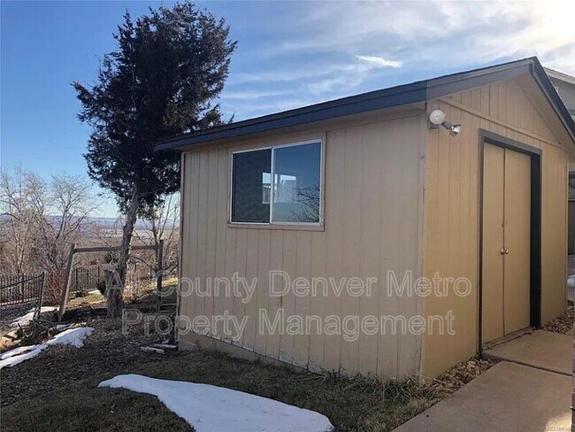 Building Photo - 1660 S Deframe Ct