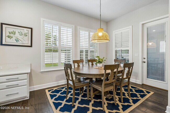 Building Photo - 209 Manor Ln