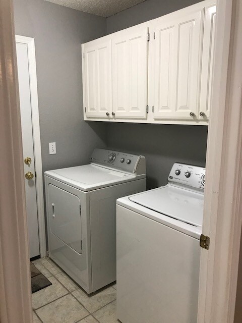 Building Photo - Beautiful Well Maintained 3 Bedroom Home In Cedar Ridge Park!