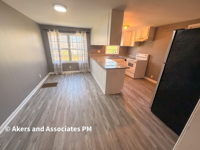 Building Photo - 104 Jackson Rd