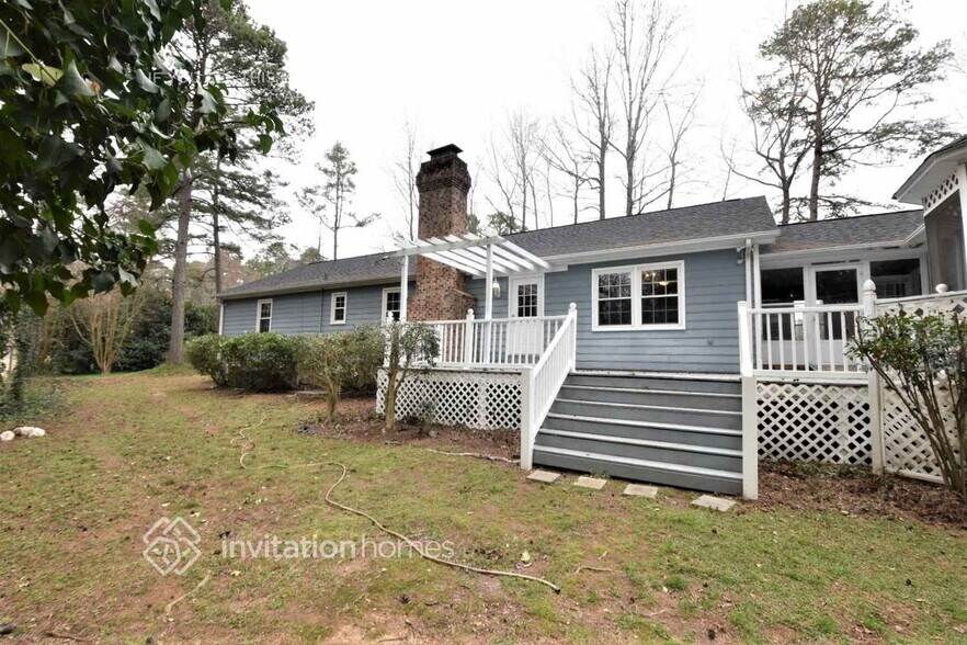 Building Photo - 2211 Arden Dr