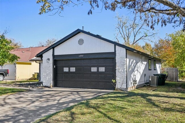 Building Photo - 12907 Water Mill Cove