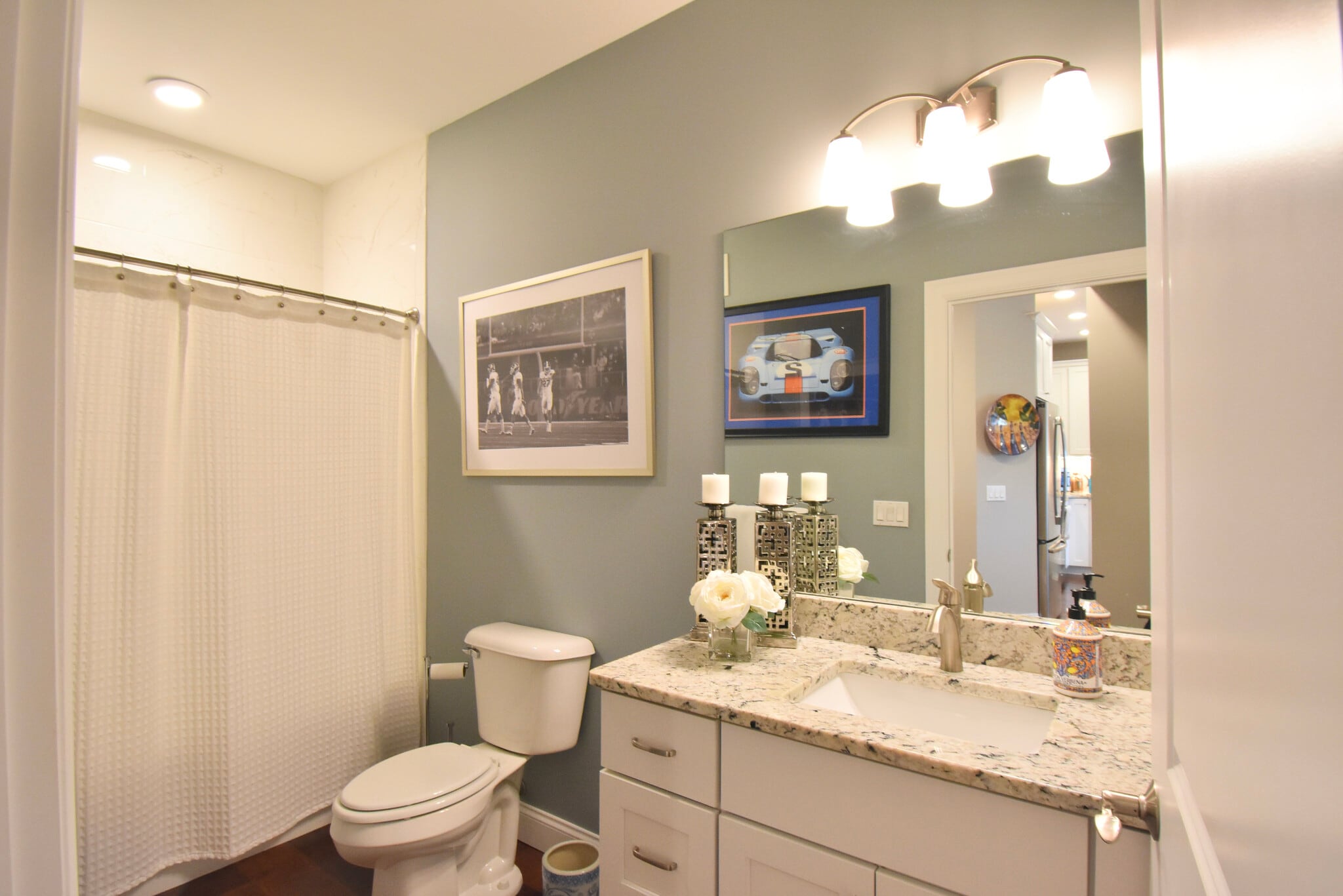 Guest Bath - 607 Randolph St