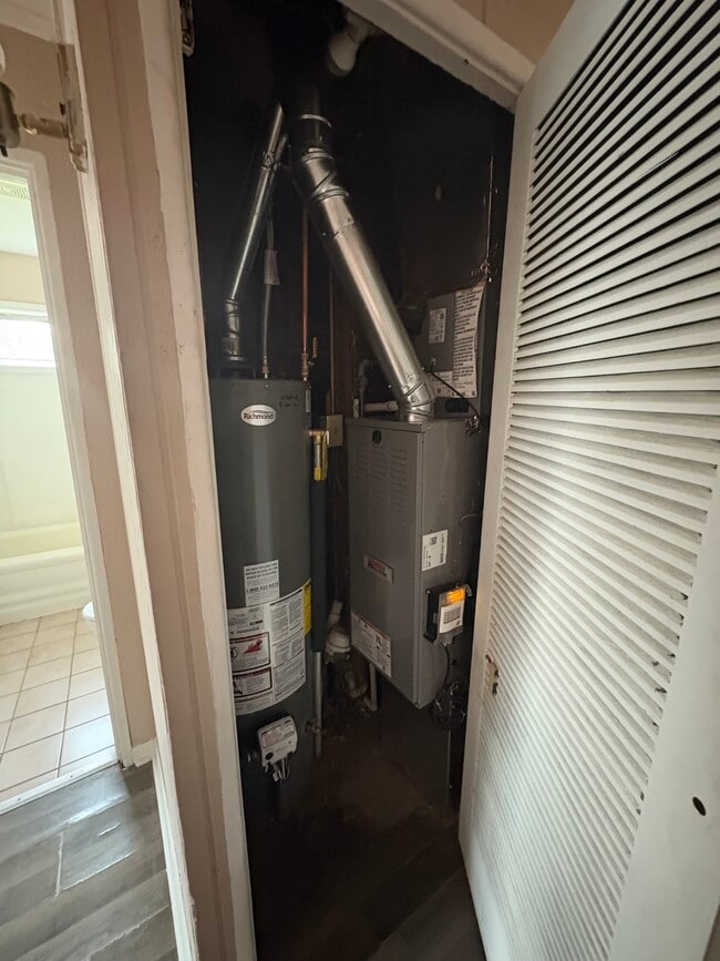 Building Photo - 3453 165th St