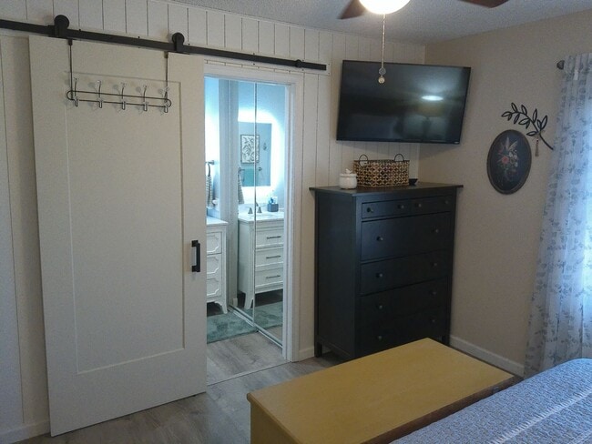 Building Photo - Beautiful updated condo in Los Lagos Upstairs unit. Available March 15 to Dec 31st 2026