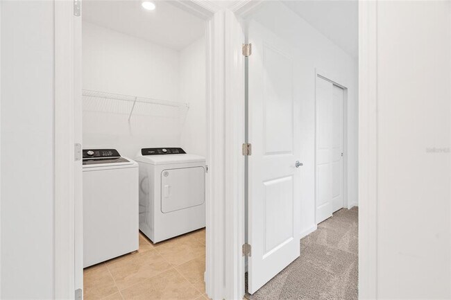 Building Photo - 6560 Silverstar Dr