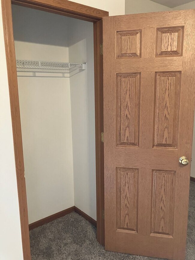 Building Photo - Modern & Spacious 2-Bedroom Ranch Condo – ...