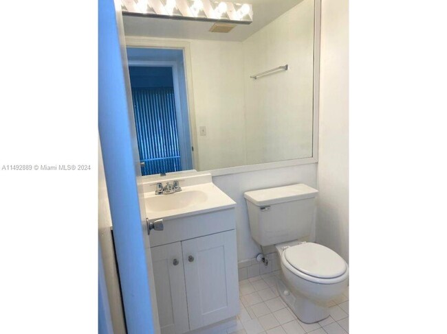 Building Photo - 13550 SW 6th Ct