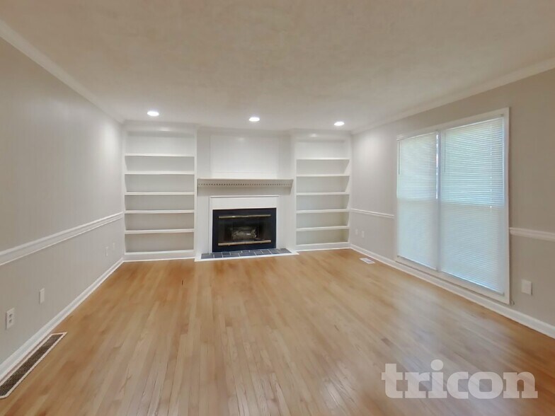 Building Photo - 100 Hillcrest Point