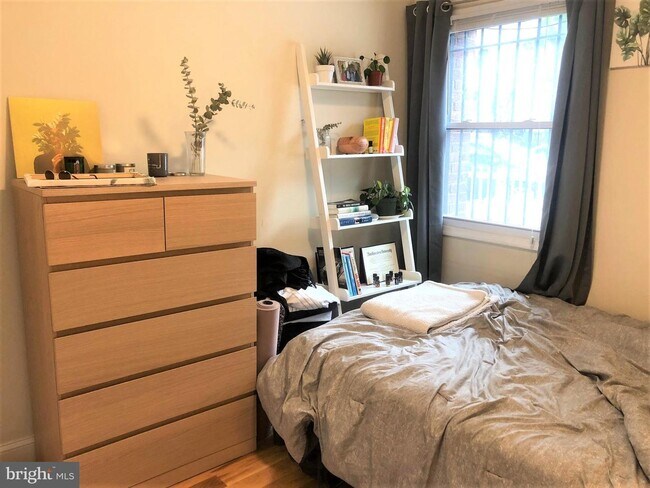 Building Photo - 1631 6th St NW