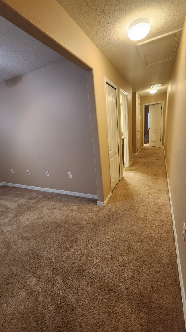 Building Photo - 372 Carina Cir