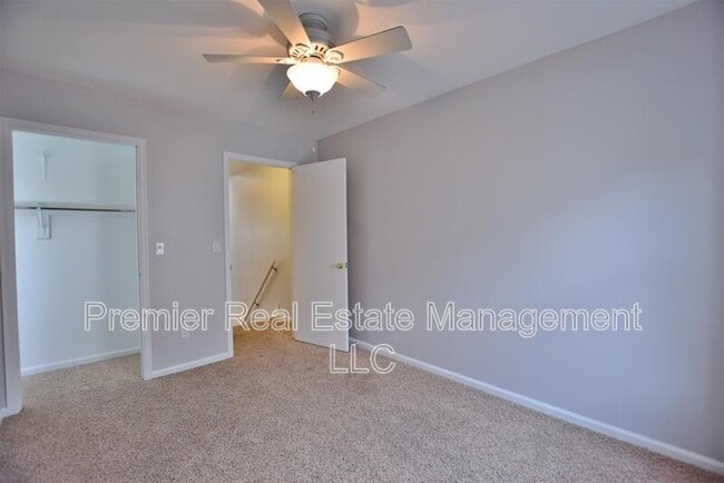 Building Photo - 335 E 7th Ave