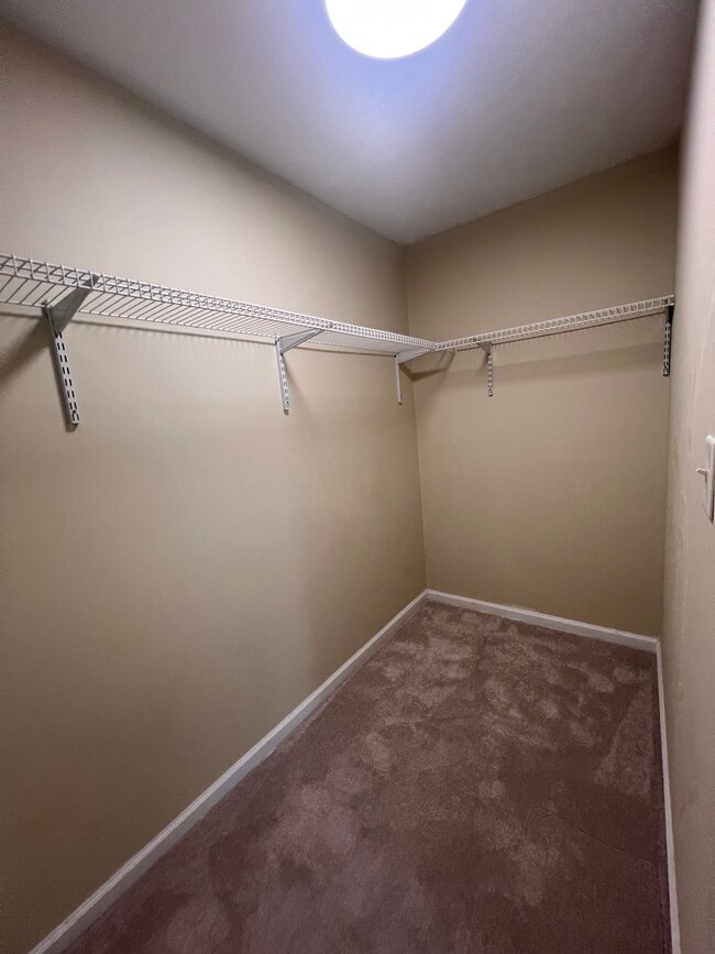 Building Photo - 115 Forest Ridge Rd