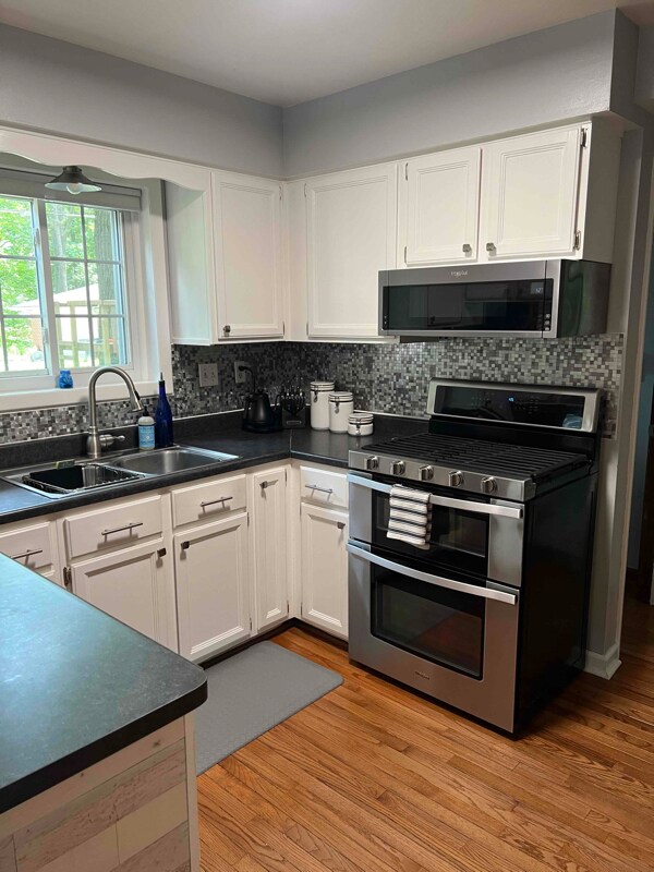 Building Photo - 3329 Maple Dr